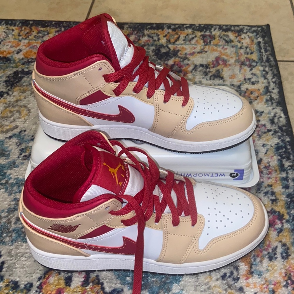 Air Jordan 1 Mid in Light Curry Cardinal Red